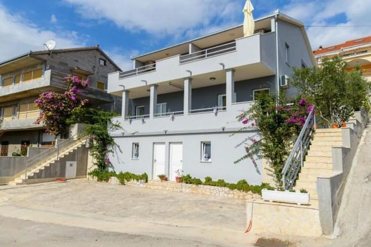 Apartment In Okrug Gornji With Sea View, Air Conditioning, Wifi, Washing Machine 5049-2 Trogir Croatia