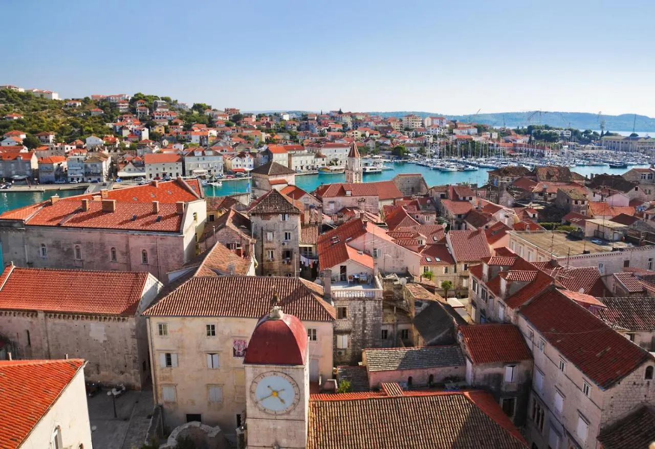 Apartment In Okrug Gornji With Sea View, Air Conditioning, Wifi, Washing Machine 5049-2 Trogir